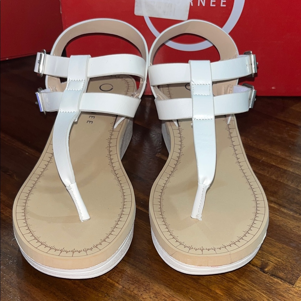 Journee Collection White Wedge Sandals size 8